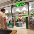 To już nowa moda. Żabka otwiera dark store'y. Klient nie ma wstępu