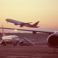 Samoloty coraz bardziej opóźnione. IATA alarmuje: w 2018 r. już łącznie o... 26 lat

