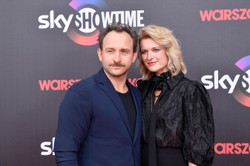 Borys Szyc wspomina początki swojego nałogu: Piliśmy sześć butelek na głowę