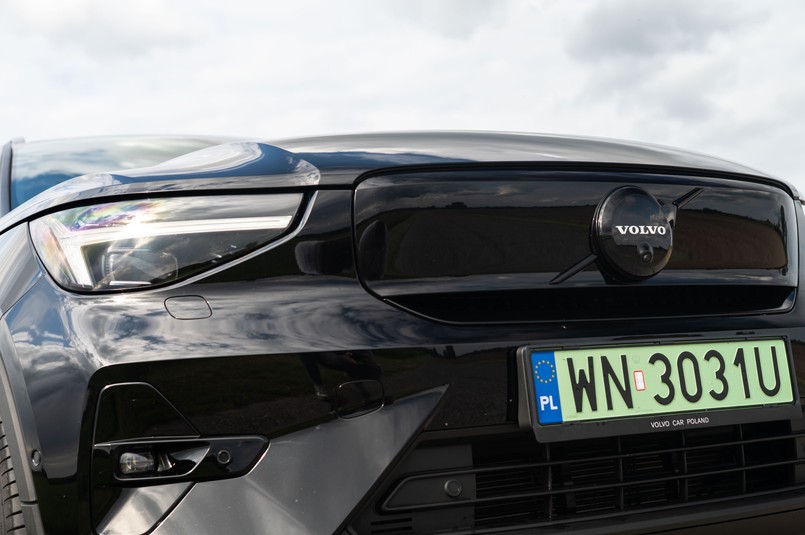 Volvo EX40 Performance Black Edition