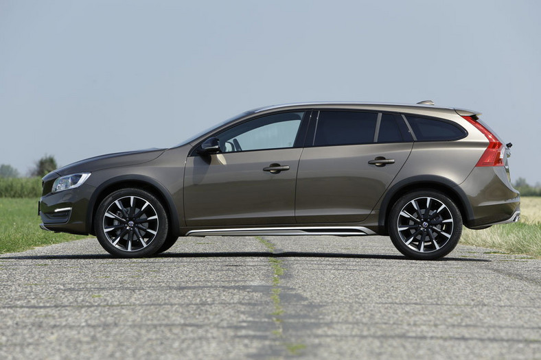 Za ładne na dziurawe drogi - test Volvo V60 Cross Country