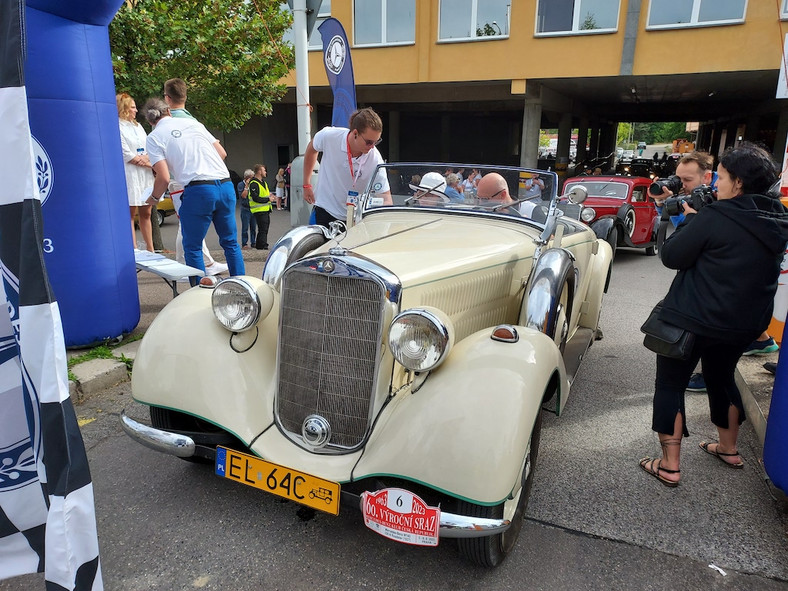 60 lat Klubu Mercedesa w Pradze. Mercedes 230 N Roadster z 1937 r. polskiej załogi