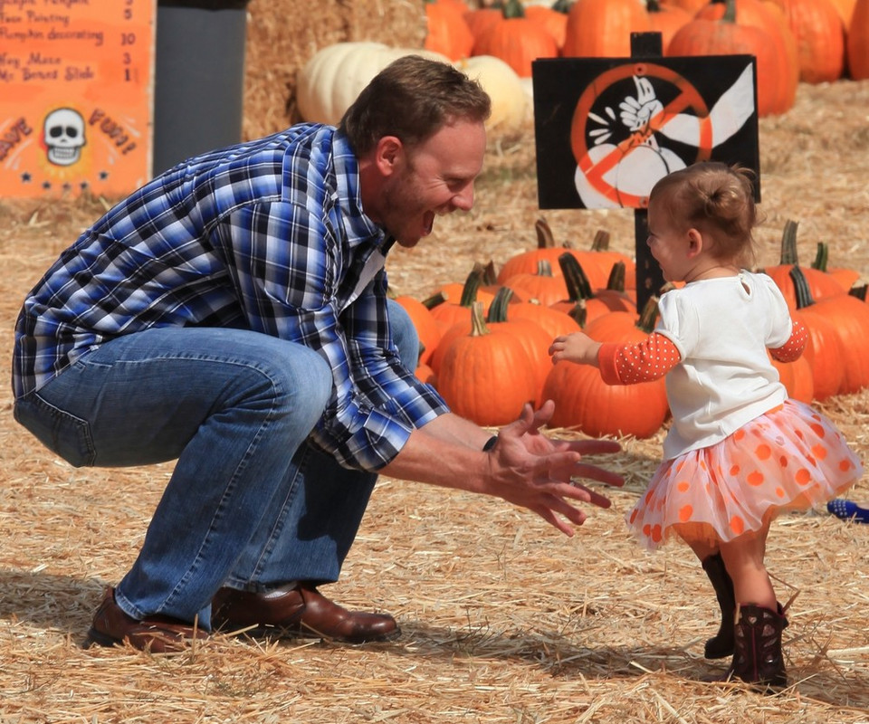 Gwiazdy z dziećmi na Mr. Bones Pumpkin Patch/ fot. East News