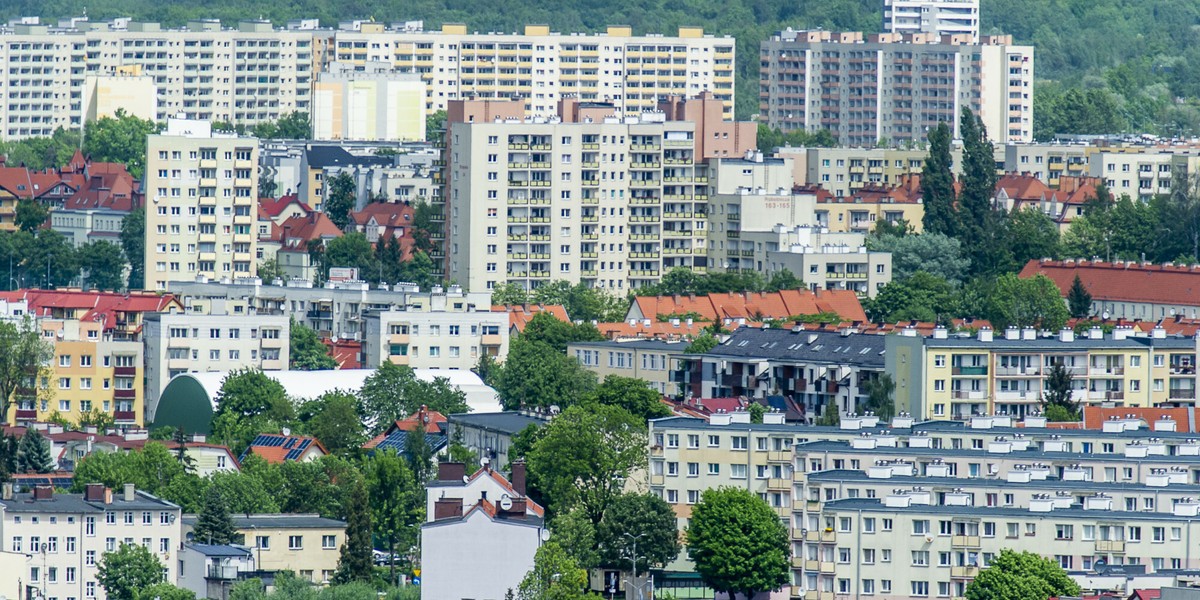 Dodatek 1000 lub 1500 zł ma przysługiwać gospodarstwom domowym używającym prądu do ogrzewania.