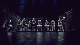 "Anty-gone" Teatru Pieśń Kozła: Czy jest człowiekiem ten, kto...