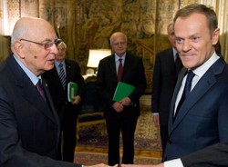 O czym marzy Tusk? Przyjąć euro i wygrać mecz