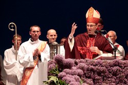 Prymas Polski: Módlmy się za ofiary zamachu w Tunisie