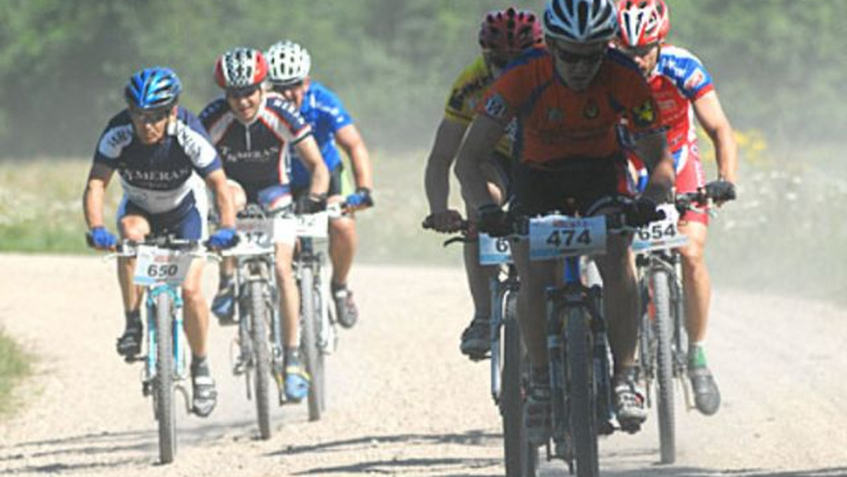 Czas rozpocząć drugi sezon Poland Bike Marathon 2010. Inauguracja tegorocznego cyklu wyścigów amatorów na rowerach górskich odbędzie się w niedzielę, 25 kwietnia w Serocku.