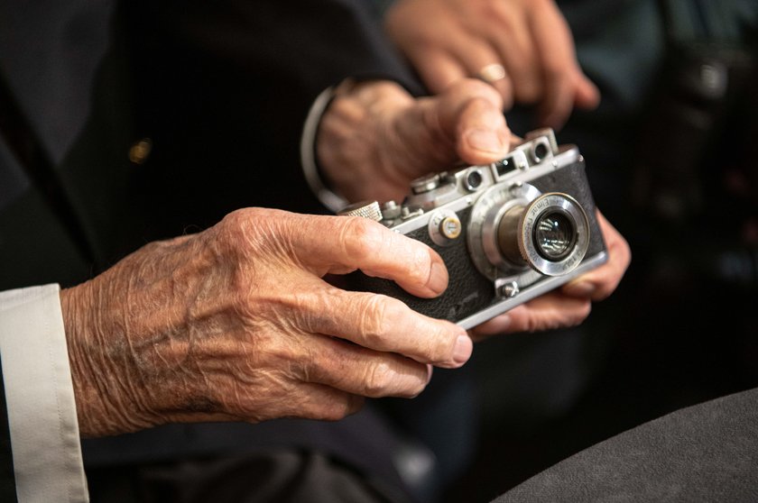 Żołnierz AK przekazał muzeum swój aparat fotograficzny