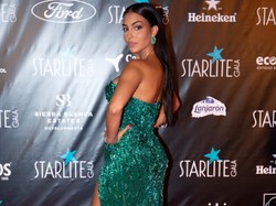 Kobieta stworzona do bycia ozdobą: Ukochana Ronaldo z nogą à la Angelina Jolie. FOTO