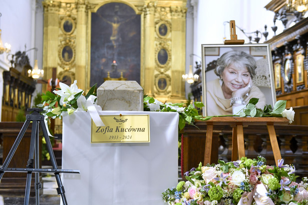 Pogrzeb Zofii Kucówny odbył się w Bazylice Świętego Krzyża w Warszawie