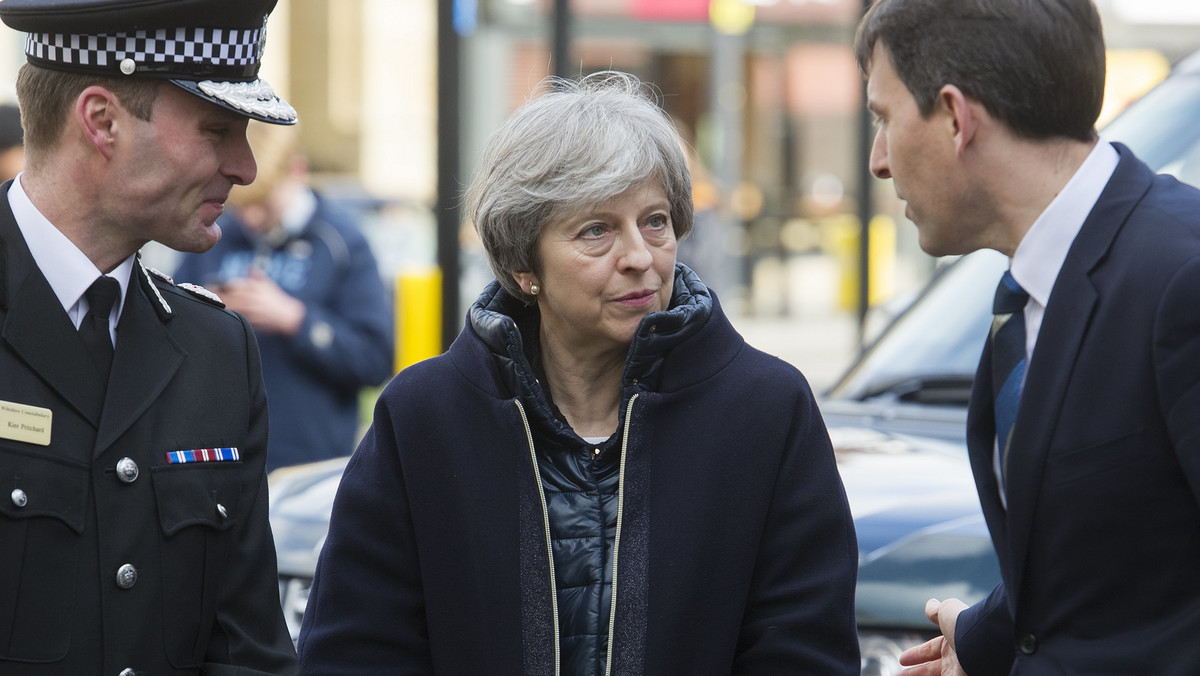 Premier Wielkiej Brytanii Theresa May powiedziała dziś, że wraz z sojusznikami rozważy w najbliższych dniach podjęcie kolejnych kroków, po tym gdy rosyjskie MSZ zapowiedziało wcześniej w tym samym dniu, że wydali z kraju 23 brytyjskich dyplomatów.