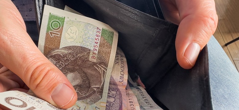 Emerytura mundurowa 2025. Spór o łączenie świadczeń
