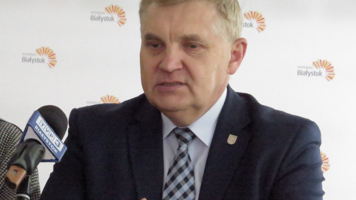 Prezydent Białegostoku Tadeusz Truskolaski chce, by miasto przekazało 300 tys. zł wsparcia dla gmin Czersk i Sośno, które doznały ogromnych strat wskutek niedawnych nawałnic. Dziś złożył wniosek o nadzwyczajną sesję rady miasta w tej sprawie.