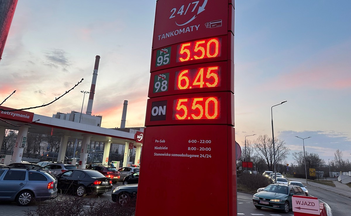 Stacja paliw Auchan - promocja na benzynę 95 i olej napędowy