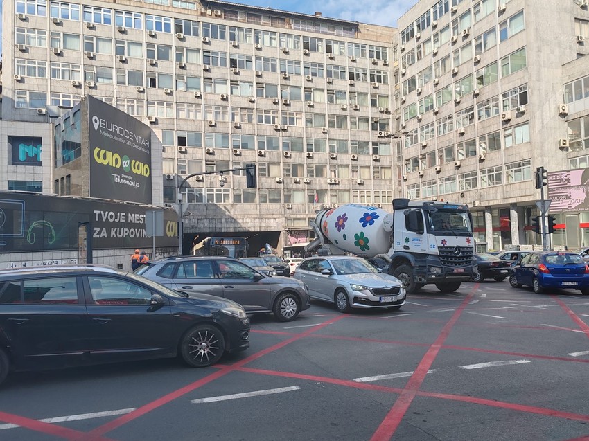 Saobraćajna nesreća u Terazijskom tunelu