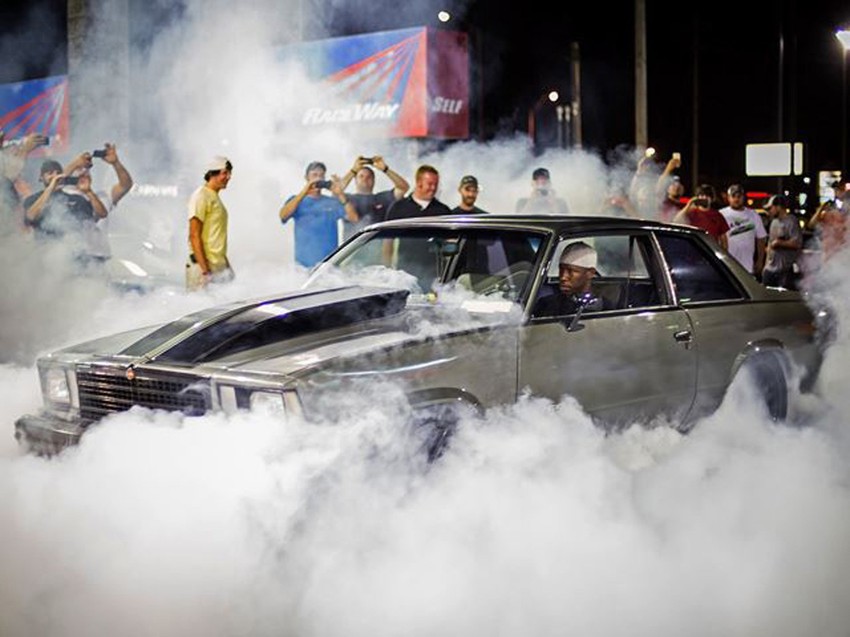 "Burnaut" žurka na benzinskoj pumpi