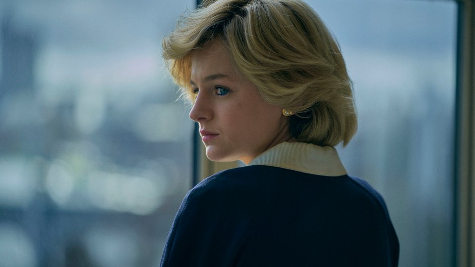 Emma Corrin jako Diana Spencer w serialu "The Crown"