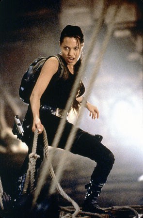 22716_39510-lara-croft-tomb-raider-03-d000135830efc11e20930