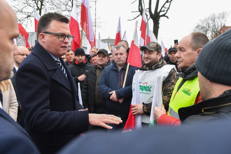 Szymon Hołownia rozmawia z rolnikami w Ciechanowie 23 lutego