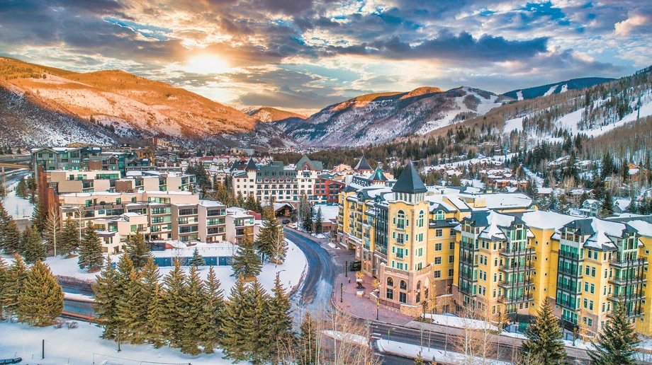 Górski kurort narciarski Vail w Kolorado to amerykański odpowiednik St. Moritz, gdzie średnia cena domu jest dziś najwyższa. Zaraz za nim plasuje się Santa Barbara