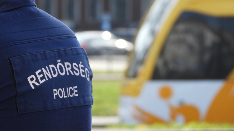 Mi a pokol történt Debrecenben? Négyen vertek össze egy szerelmespárt a nyílt utcán