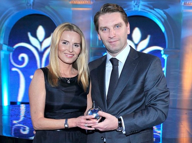 Wieloletnia znajomość, wspólna praca zrodziły przyjaźń a w końcu – miłość. Dziś są małżeństwem