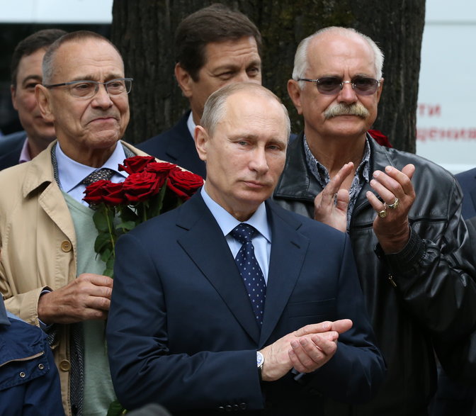 Od lewej Andriej Konczałowski, Władimir Putin i Nikita Michałkow. Moskwa, maj 2014 r.