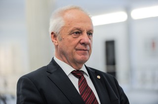 Niesiołowski o krzyżu w Kancelarii Premiera: Obrzydliwe...