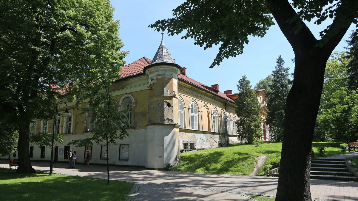 Samorząd Andrychowa chce zagospodarować pod kątem wypoczynku i rekreacji tereny tzw. Pańskiej Góry oraz dawnego stawu Anteckiego. Burmistrz miasta Tomasz Żak poinformował, że ogłoszony już został przetarg. Otwarcie ma nastąpić za 2,5 roku.