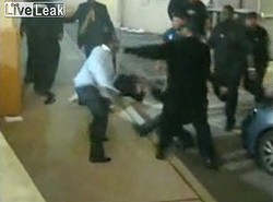 Brutalna bójka przed klubem słynnego rapera