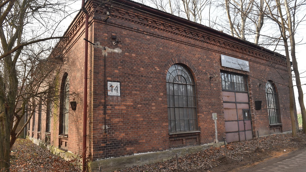 Borykające się z problemami lokalowymi krakowskie Muzeum Historii Fotografii (MHF), będzie mieć nową siedzibę. We wtorek władze miasta kupiły od Agencji Mienia Wojskowego (AMW) zabytkowy budynek Zbrojowni, do którego, po adaptacji, zostaną przeniesione zbiory.