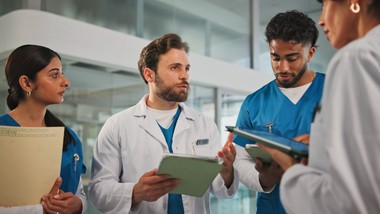 podwyżki płac w ochronie zdrowia zostaną przesunięte