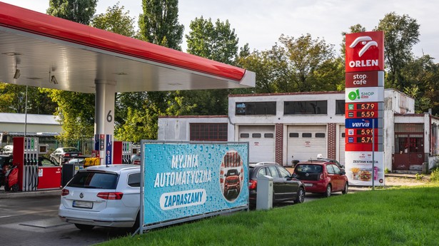 Rząd rozważa zakaz sprzedaży alkoholu na stacjach benzynowych