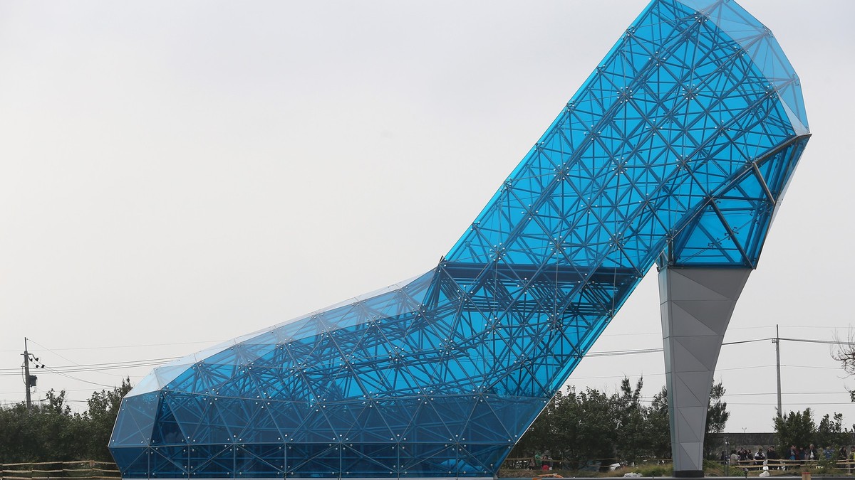 crkva staklena cipelica1 foto profimedia