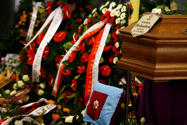 Prezydent przyznał dziś Holoubkowi najwyższe polskie odznaczenie, Order Orła Białego