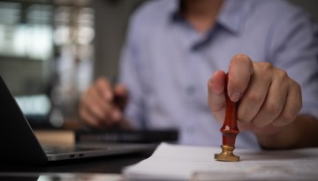 Nagrody dla urzędników są, bo pieniądze trzeba wydać. To wyrzucanie pieniędzy w błoto"