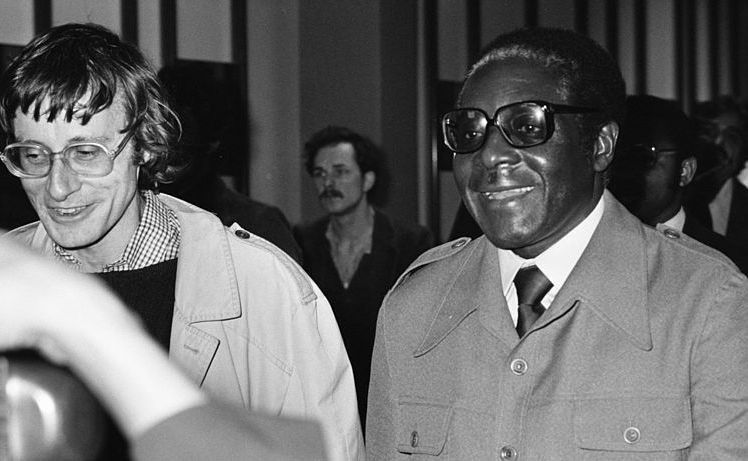 Robert Mugabe podczas rozmów w RPA w 1979 roku