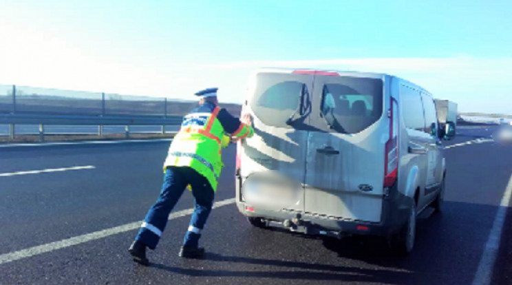 A járőrök azonnal kiszúrtak a veszteglő járművet /Fotó: Police.hu