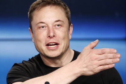 Elon Musk jednym tweetem zgasił internautę, który krytykował Teslę za wspieranie LGBT