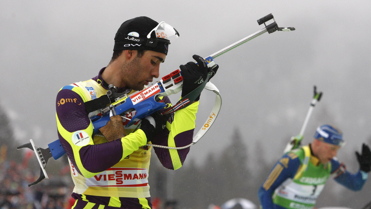 Francuz Martin Fourcade zdobył w niemieckim Ruhpolding złoty medal biathlonowych mistrzostw świata w biegu ze startu wspólnego na 15 km. Lider Pucharu Świata wyprzedził Szwedów: Bjoerna Ferry'ego i Fredrika Lindstroema. Polacy nie startowali.