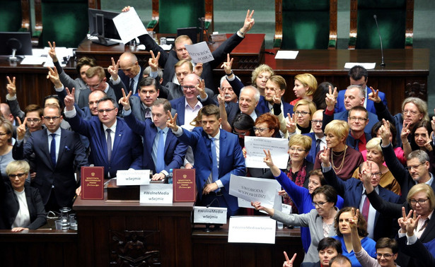 Kto ma rację - marszałek Sejmu czy opozycja? "Istnieją poważne wątpliwości..."