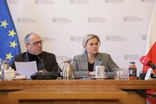 "Systemowe zwiększanie obciążeń nauczycieli". Związek zbulwersowany propozycją MEN