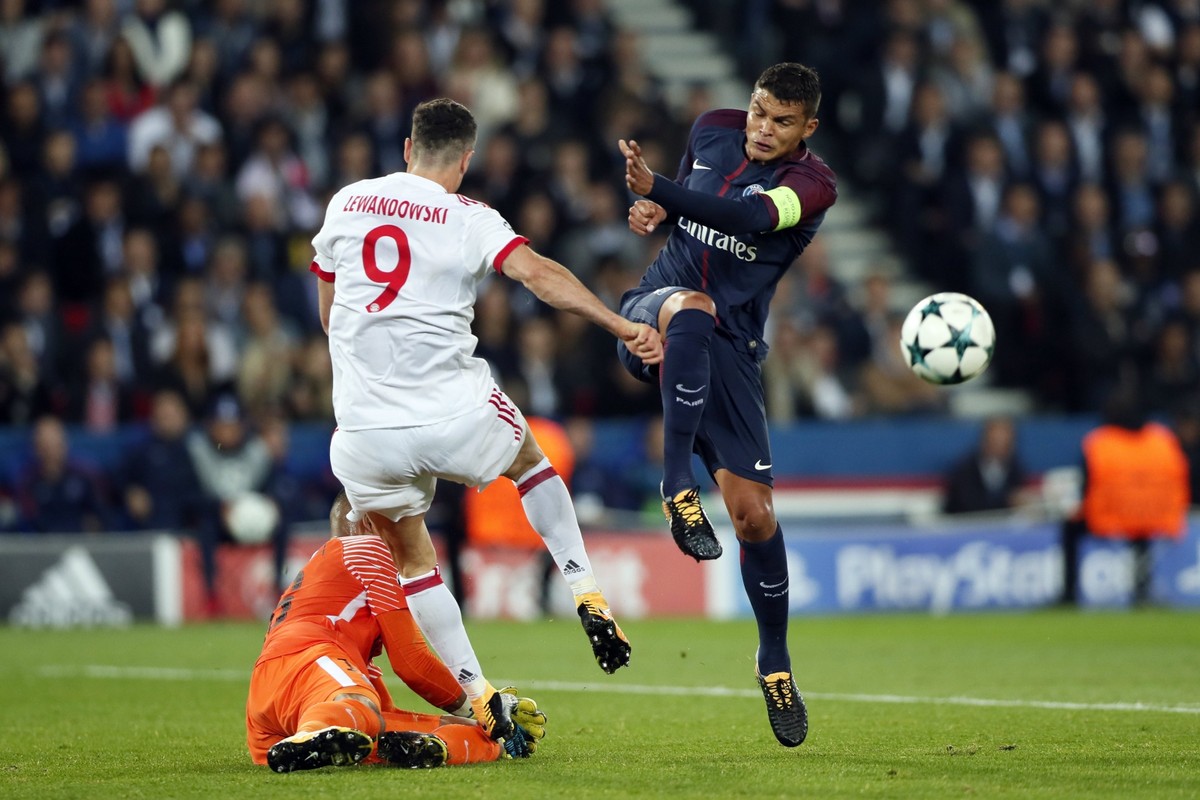 Liga Mistrzów: Lewandowski w cieniu gwiazd Paris Saint Germain. Bayern zdemolowany w Paryżu [WIDEO]