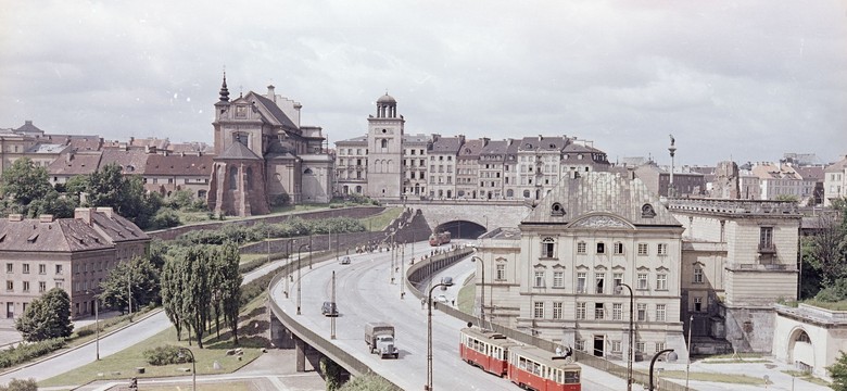 Zobacz, jak wyglądała Warszawa lat. 50. i 60. "Trakt. Fotografie Zbyszka Siemaszki"