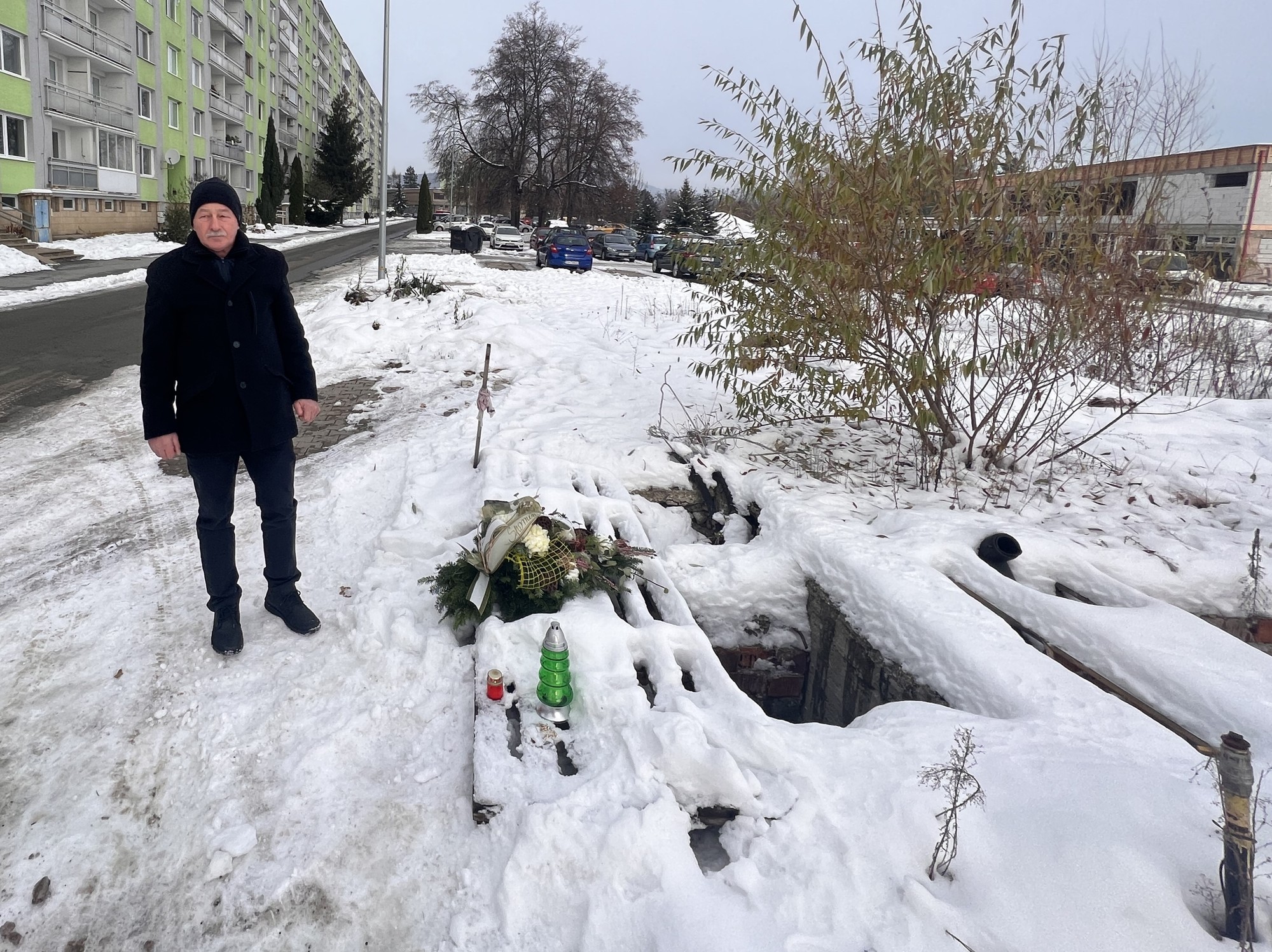 Bývalí obyvatelia bytovky na Mukačevskej ulici v Prešove si pripomenuli tragédiu.