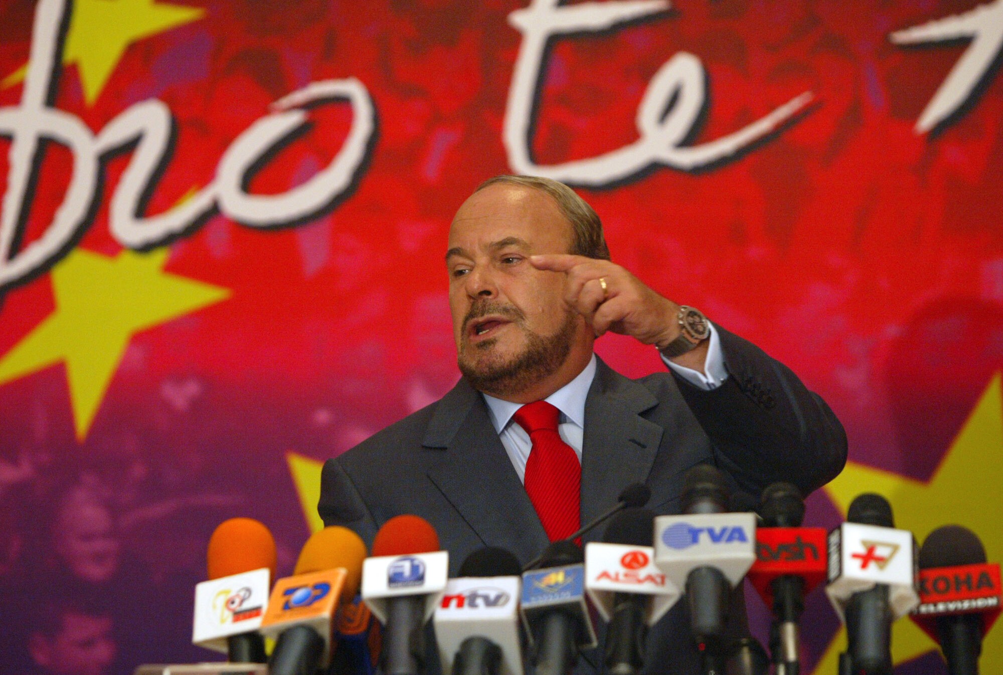 Bývalý premiér Fatos Nanos.