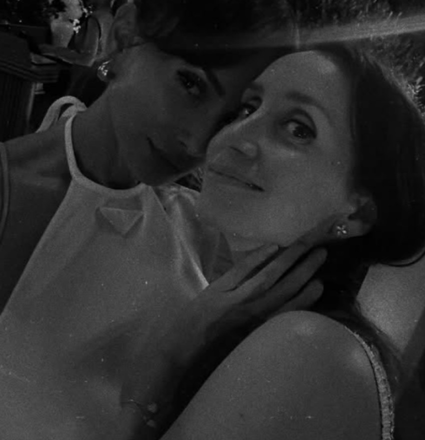 Emina Jahović sa sestrom