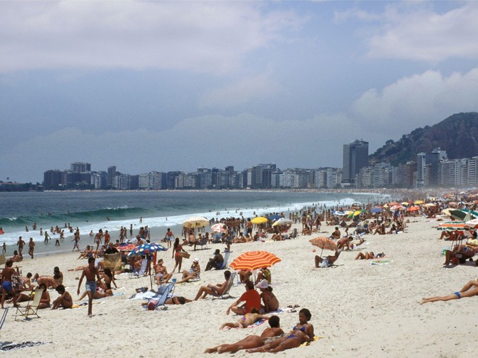 Ljudi videli slike Brazilki na plaži 1978. i pali u nesvest zbog prizora