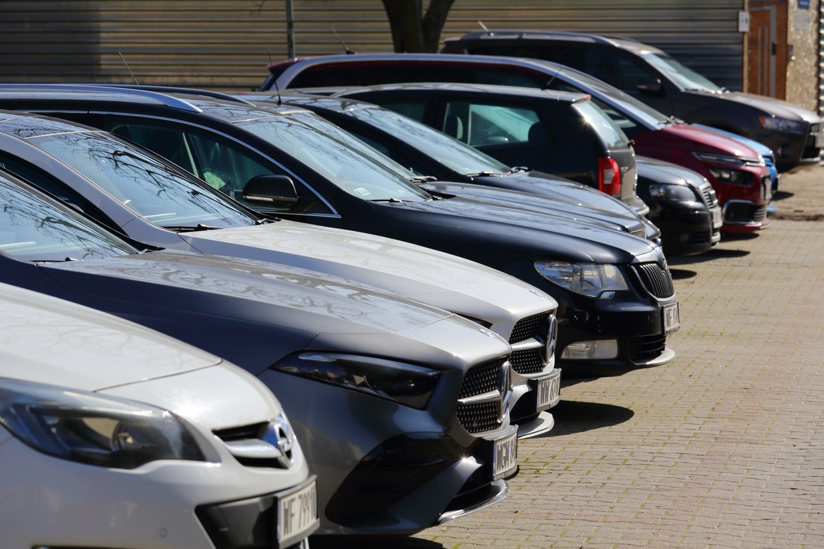 Warsaw,,Poland,-,March,7,,2024:,A,Small,Car,Park